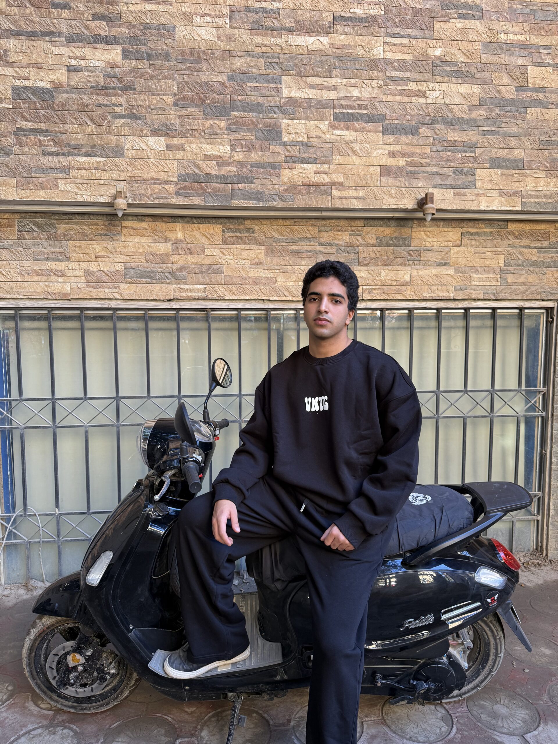 IMG_4851 VNTG Black Crewneck Sweatshirt - Image 1